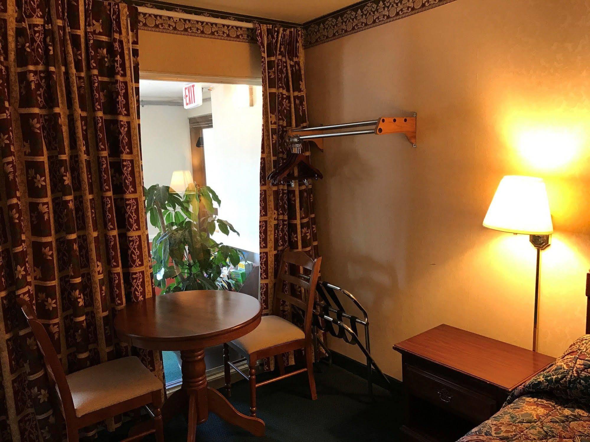 Value Inn East Stroudsburg Marshalls Creek エクステリア 写真